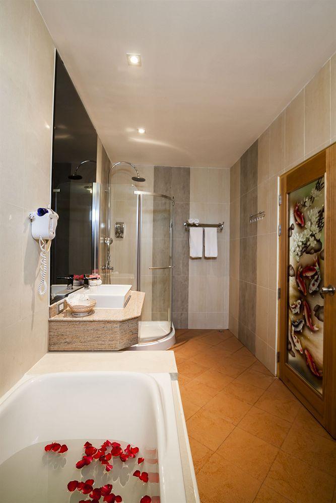 Azure Phuket Hotel Patong Eksteriør bilde